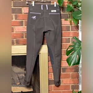 🏇 Piper by smartpak size 14 girl new condition gray with light purple.